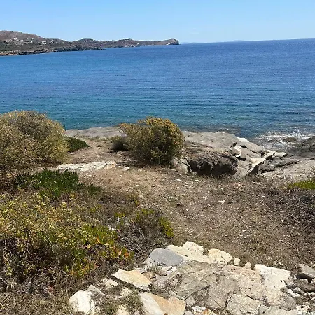 Syra Nest Private Beach 3* Liaropá
