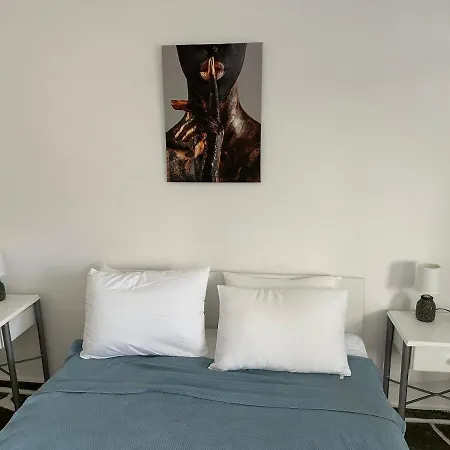 Syra Nest Private Beach Pensionat 3*
