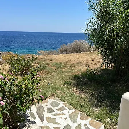 Syra Nest Private Beach Guest house 3*